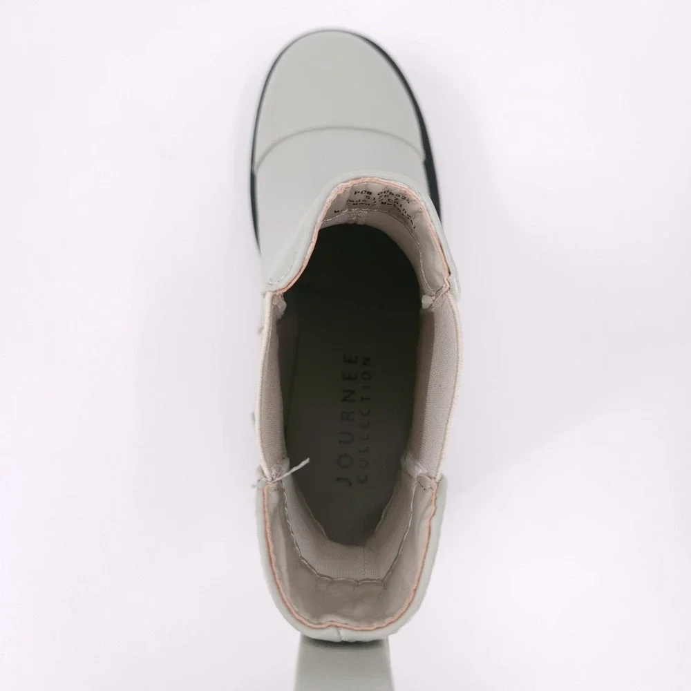 Journee Collection Mirette Grey Lug Sole Pull‎ On Winter Booties Womens Size 7
